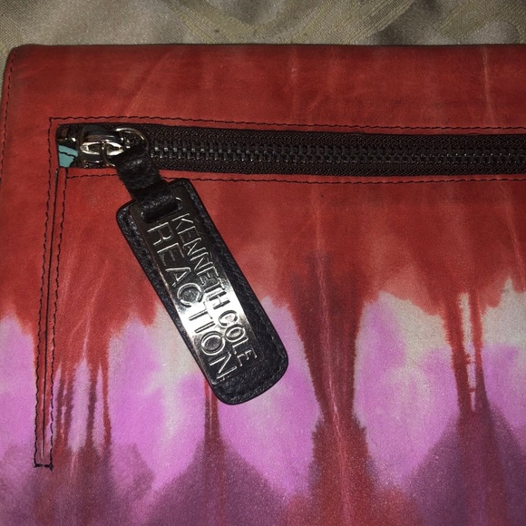 Kenneth Cole Reaction Clutch - Picture 2 of 7